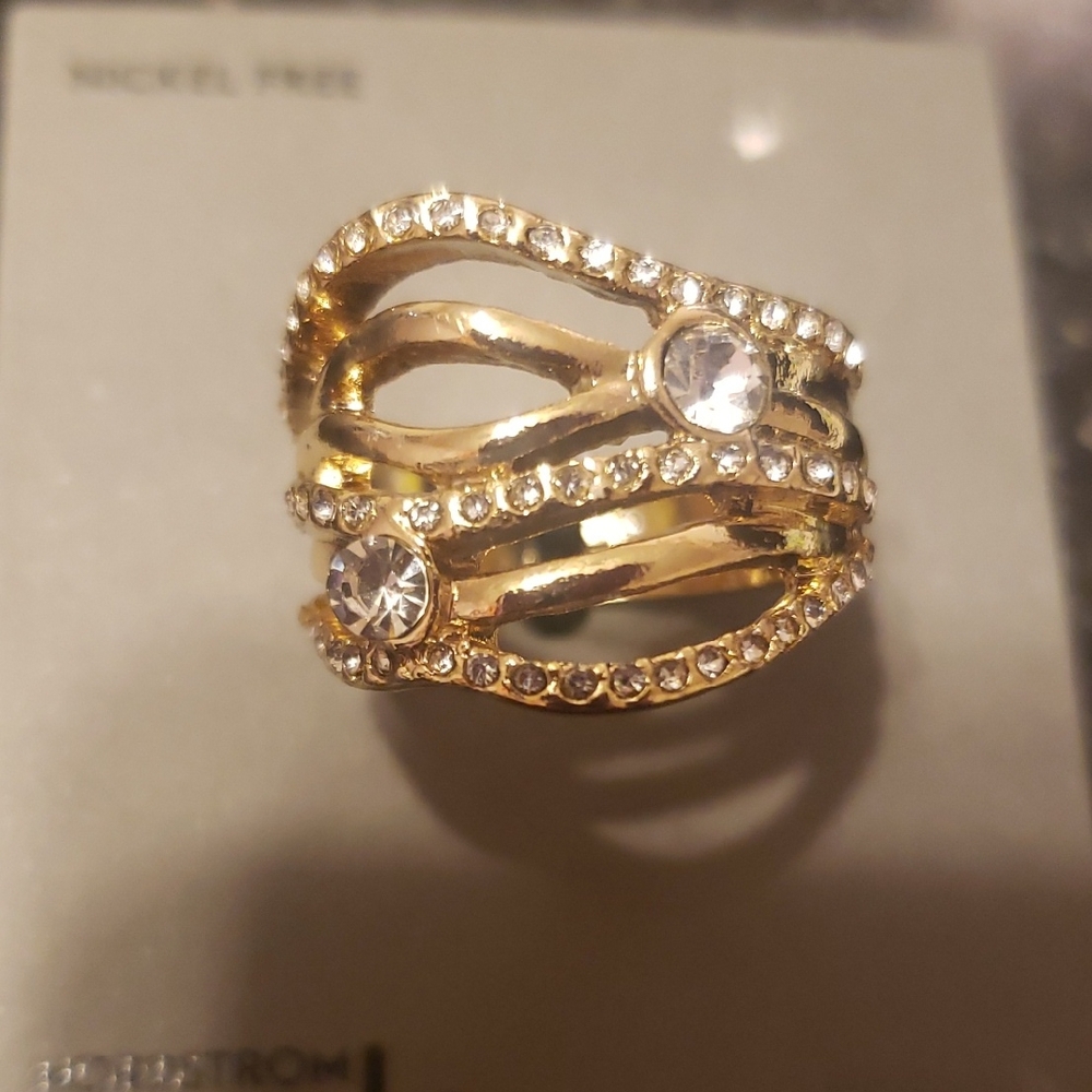 Elegant Gold and Crystal Ring